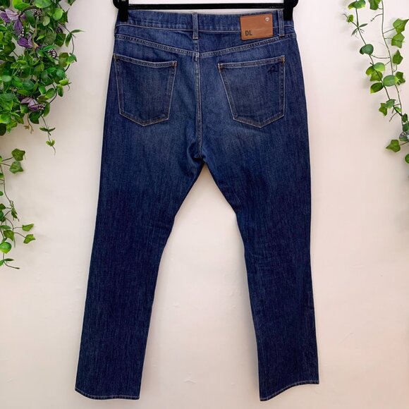 DL1961 Vince Casual Straight Dark Wash Blue Jeans Sz 34 - Picture 7 of 8